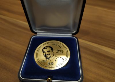 egyediermek.hu_egyedi_erem_keszites_savmarassal_2