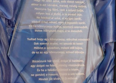 egyediermek.hu_uvegdij_egyedi_szoveggel_gravirozva_2