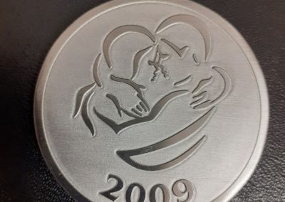 egyediermek_egyedi_erem_keszites_savmarassal (4)